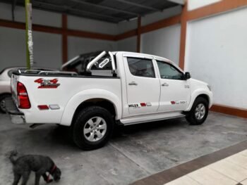 TOYOTA MODELO HILUX SRV AÑO 2015 PRECIO S/.63,000.00 - Image 6