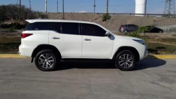 TOYOTA MODELO FORTUNER 4X4 AÑO 2018 PRECIO S/.80,000.00 - Image 3