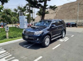 TOYOTA MODELO FORTUNER  4X4 AÑO 2015 PRECIO S/.112,000.00 - Image 2